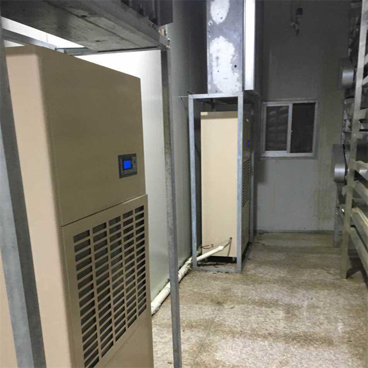 新密雨天如何解决潮湿？加装抽湿器
